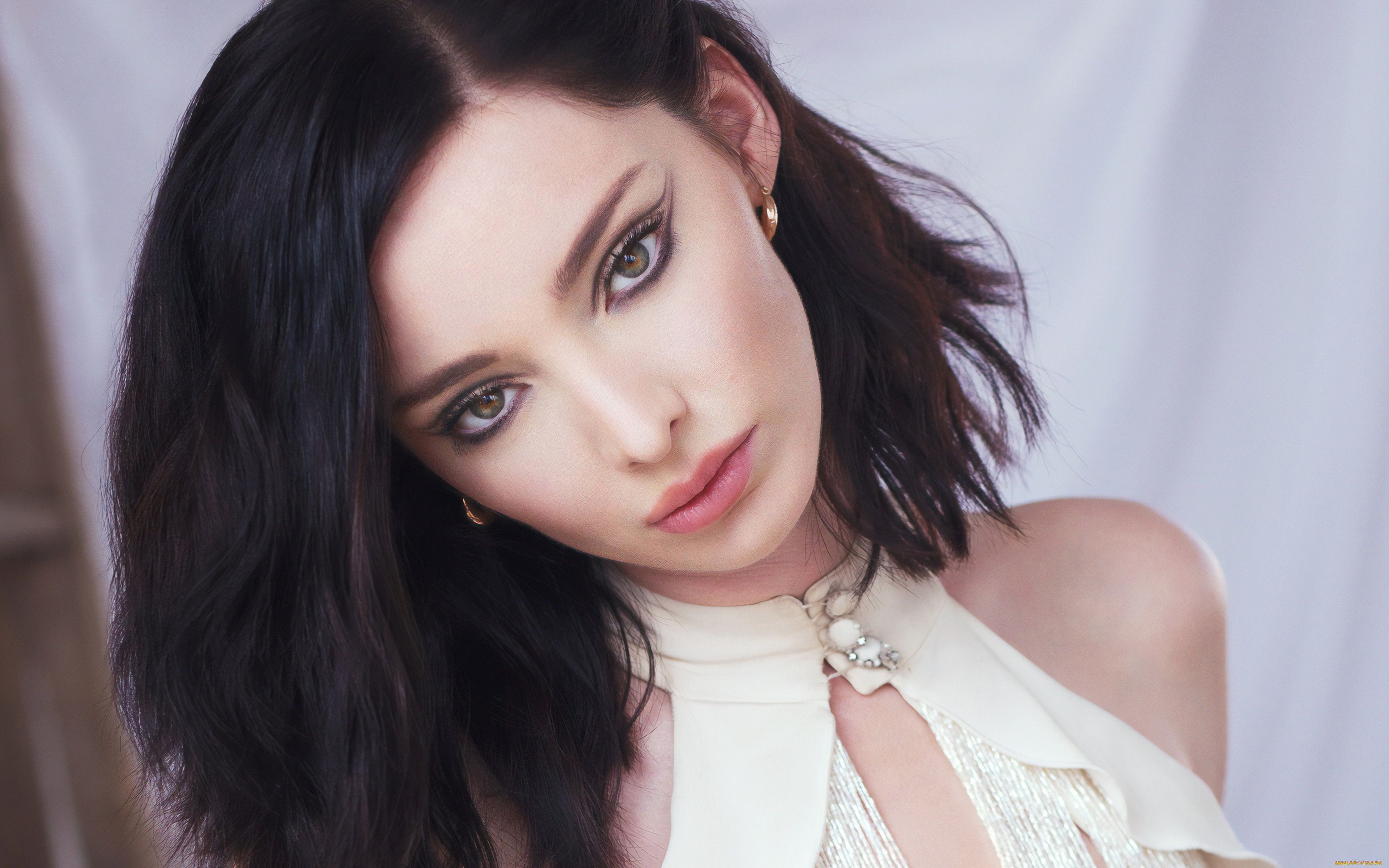 , emma dumont, , 